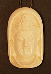 Elephant Ivory Kwanyin pendant - female Boddhisattva - 20th C